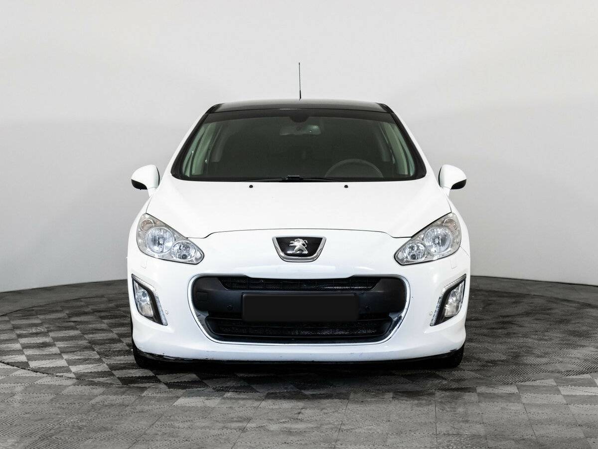 Peugeot 308 с пробегом — 2012 год. Фото: #1