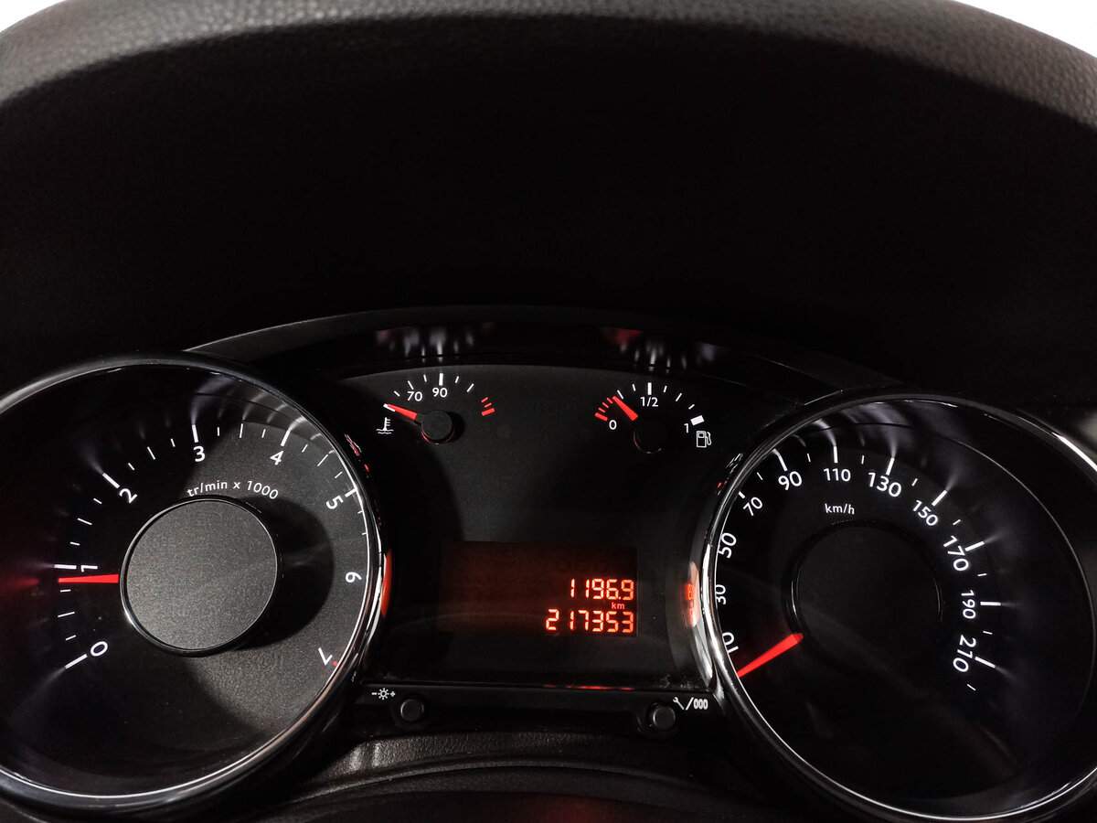 Peugeot 3008 с пробегом — 2012 год. Фото: #8