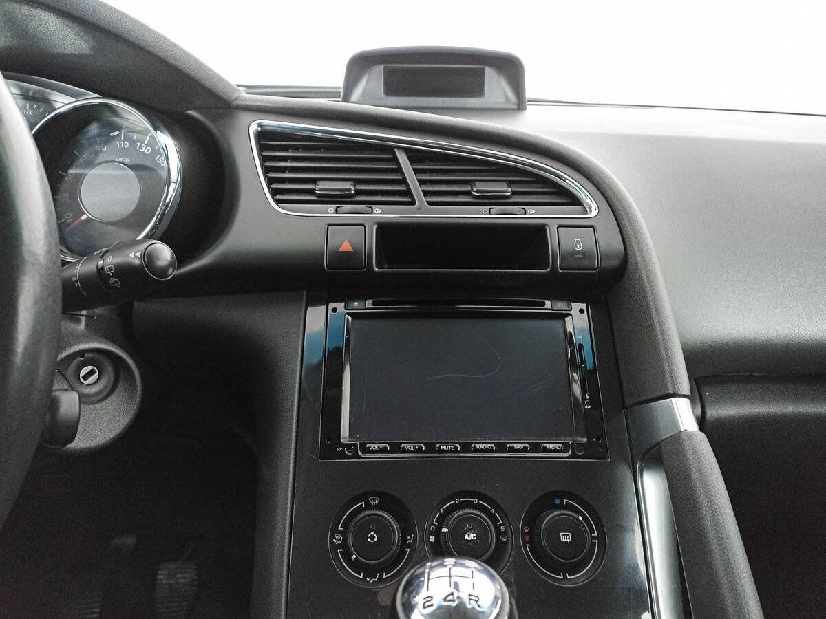 Peugeot 3008 с пробегом — 2012 год. Фото: #10