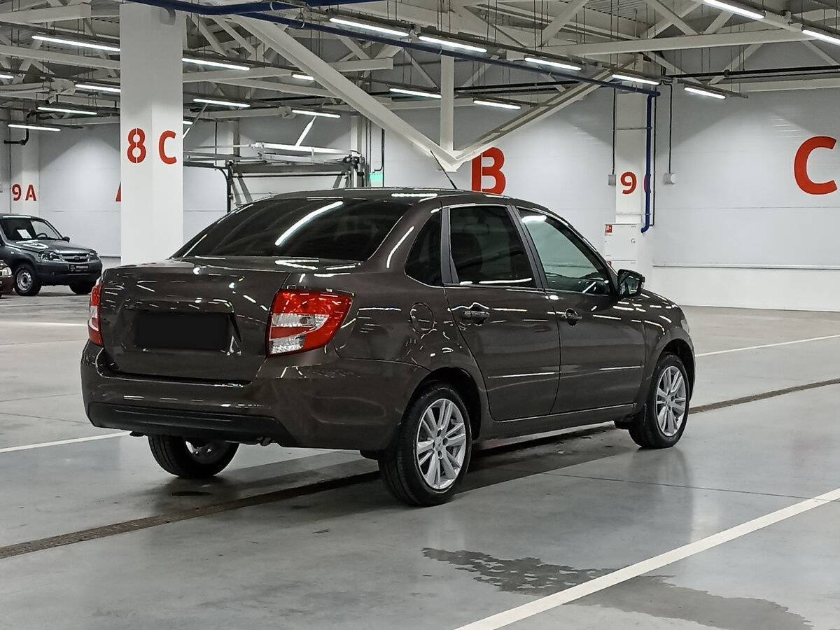 Lada (ВАЗ) Granta с пробегом — 2022 год. Фото: #4