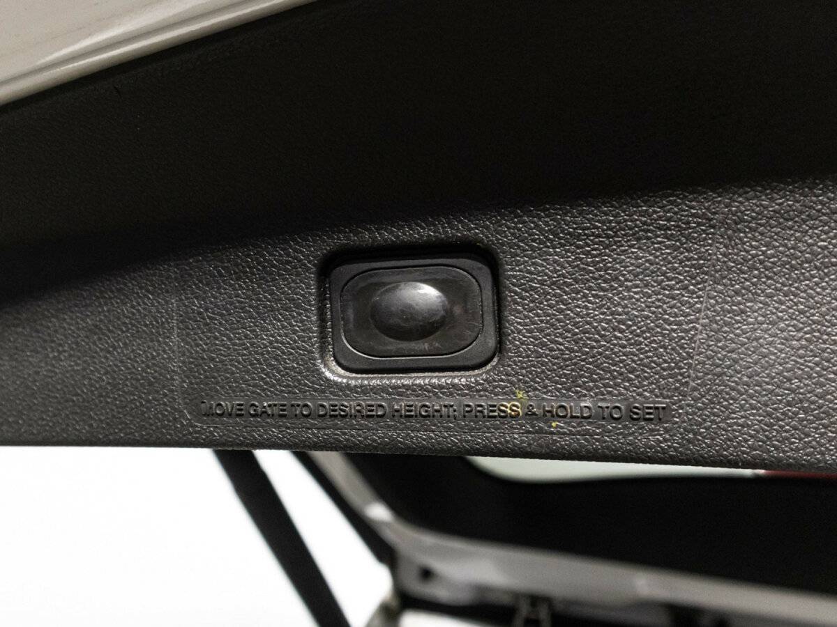 Ford Explorer с пробегом — 2012 год. Фото: #12