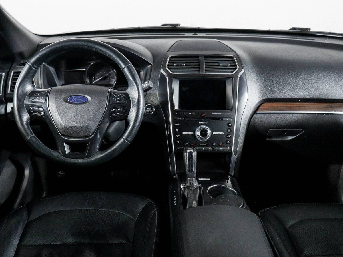 Ford Explorer с пробегом — 2017 год. Фото: #11