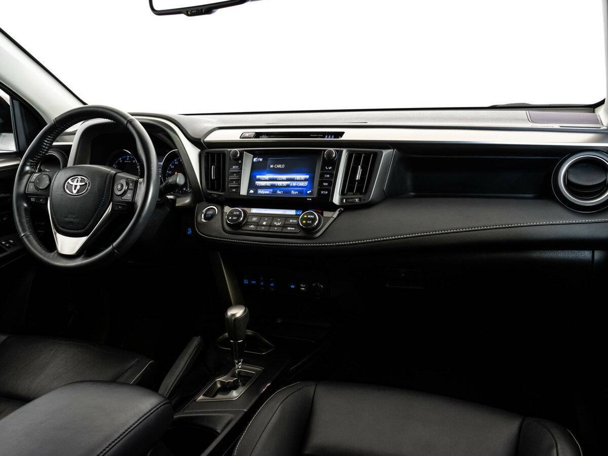 Toyota RAV4 с пробегом — 2019 год. Фото: #6