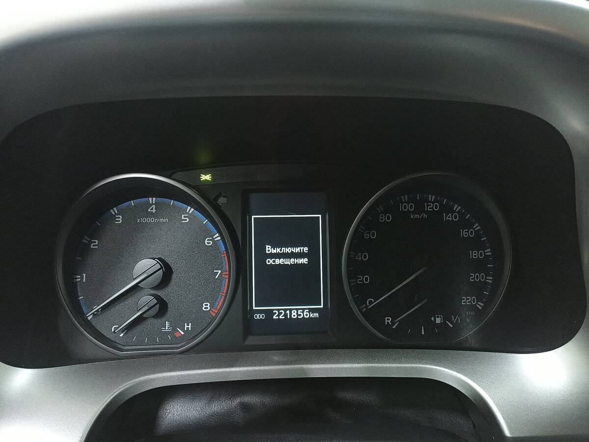 Toyota RAV4 с пробегом — 2016 год. Фото: #12