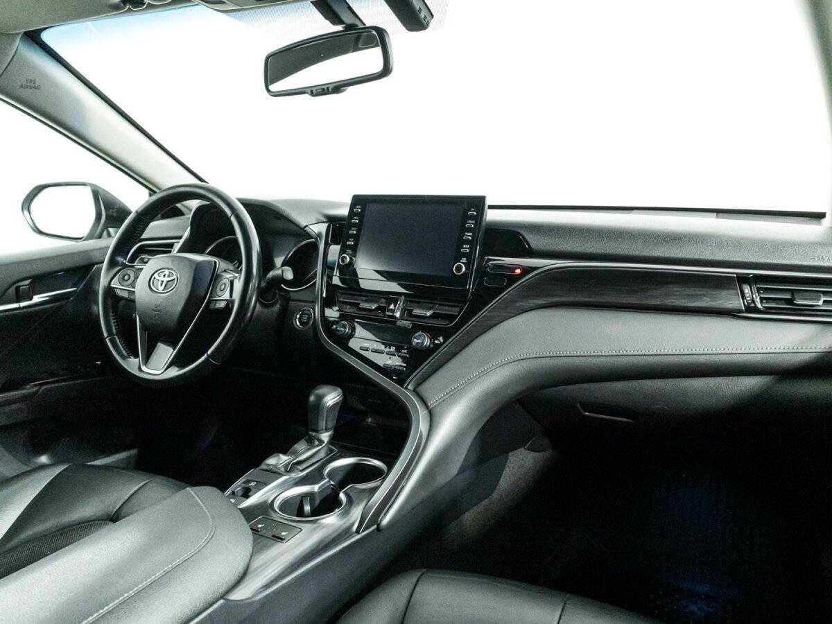 Toyota Camry с пробегом — 2021 год. Фото: #8