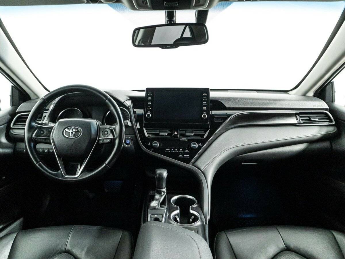 Toyota Camry с пробегом — 2021 год. Фото: #12