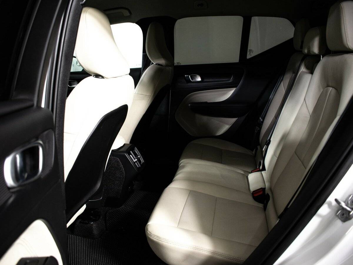 Volvo XC40 с пробегом — 2020 год. Фото: #6