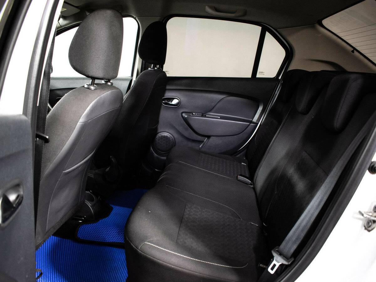 Renault Logan с пробегом — 2017 год. Фото: #9