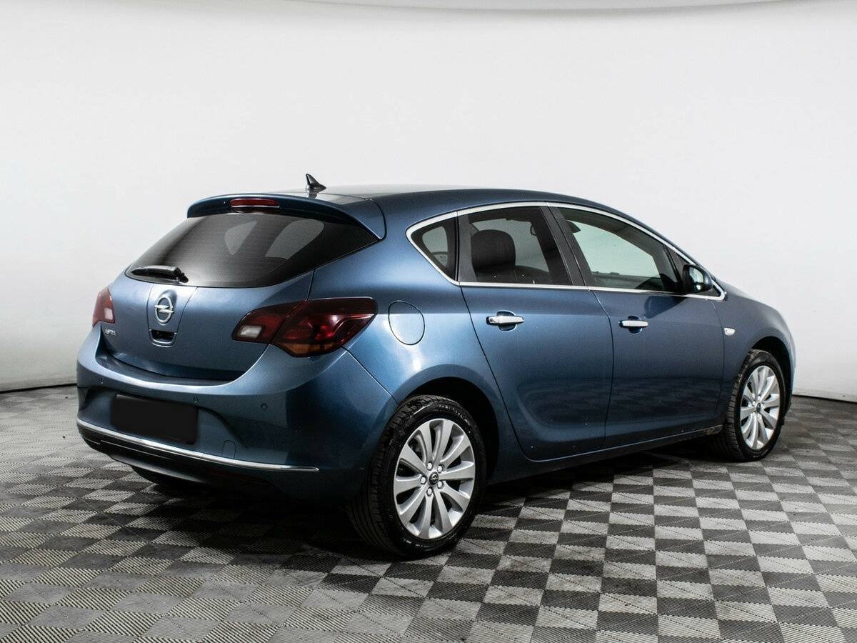Opel Astra с пробегом — 2013 год. Фото: #3