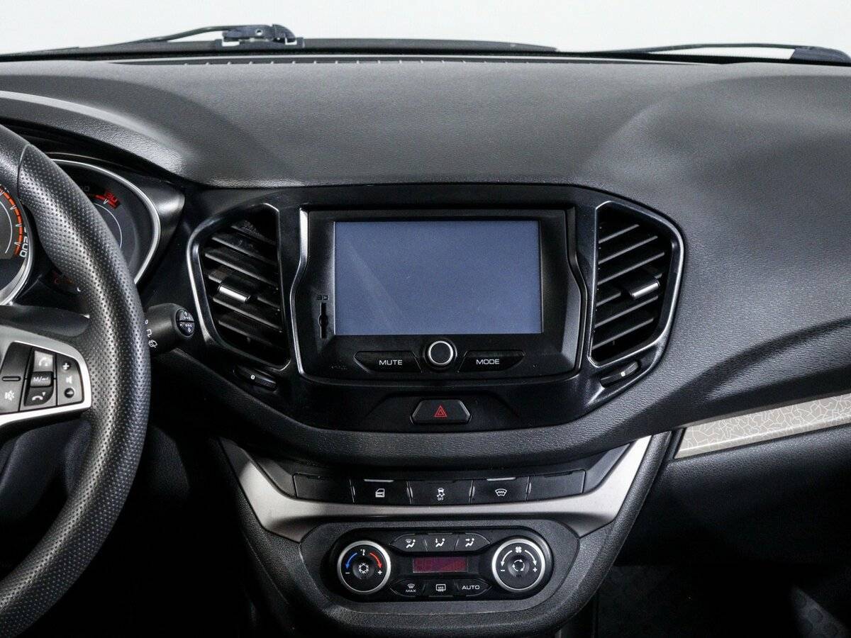 Lada (ВАЗ) Vesta с пробегом — 2018 год. Фото: #11