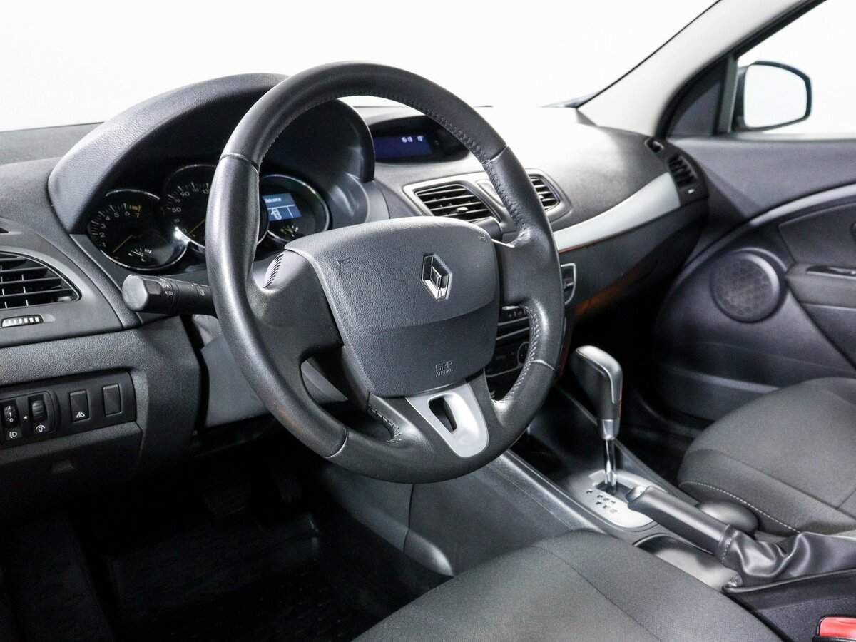 Renault Fluence с пробегом — 2012 год. Фото: #11