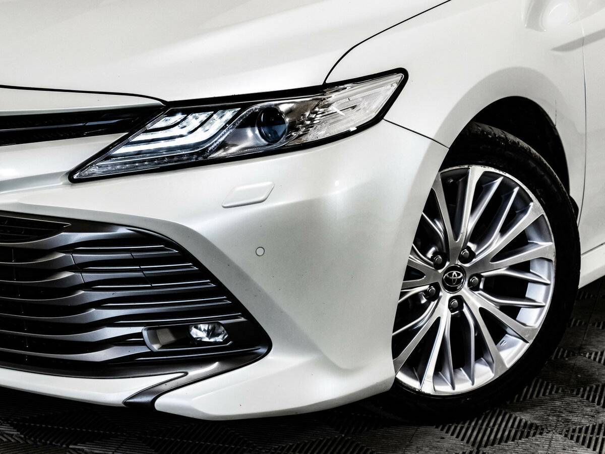 Toyota Camry с пробегом — 2018 год. Фото: #2