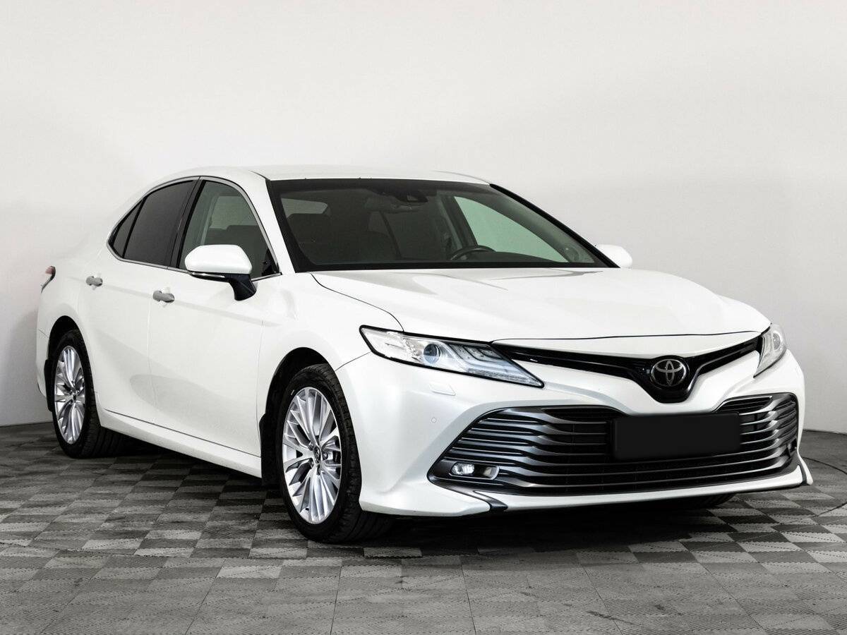 Toyota Camry с пробегом — 2018 год. Фото: #4