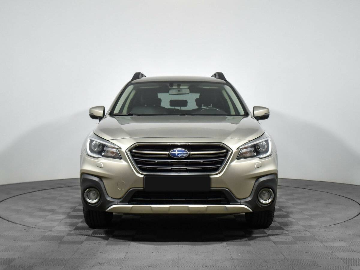 Subaru Outback с пробегом — 2018 год. Фото: #1