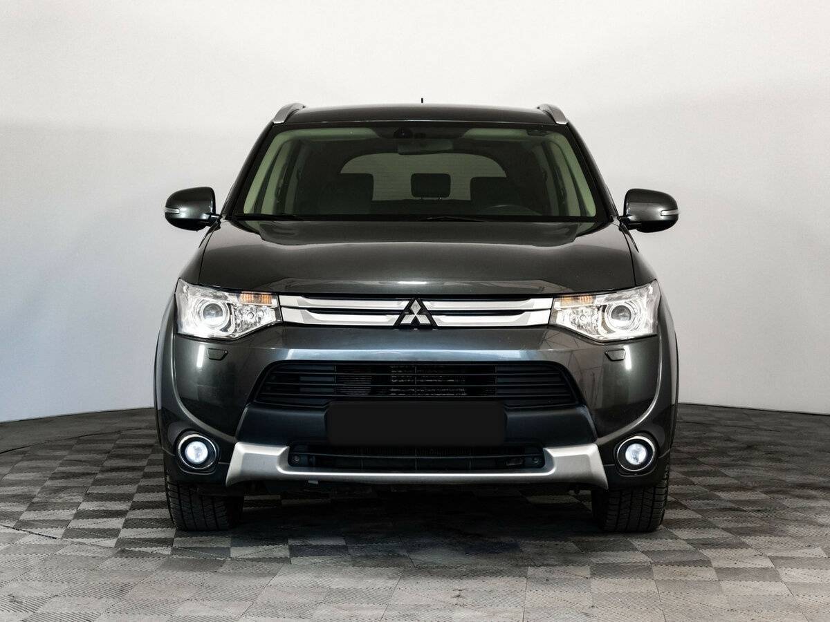 Mitsubishi Outlander с пробегом — 2014 год. Фото: #1