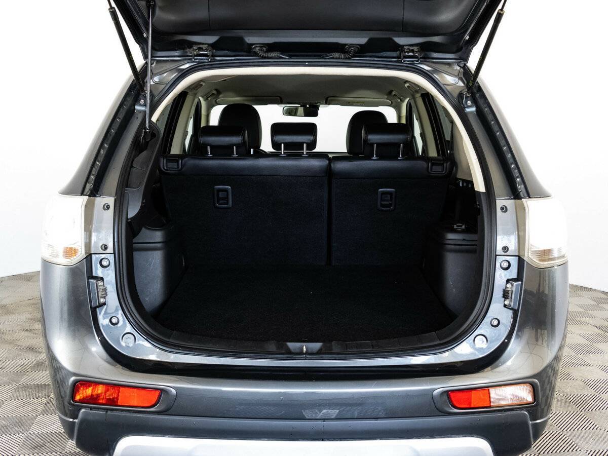 Mitsubishi Outlander с пробегом — 2014 год. Фото: #16