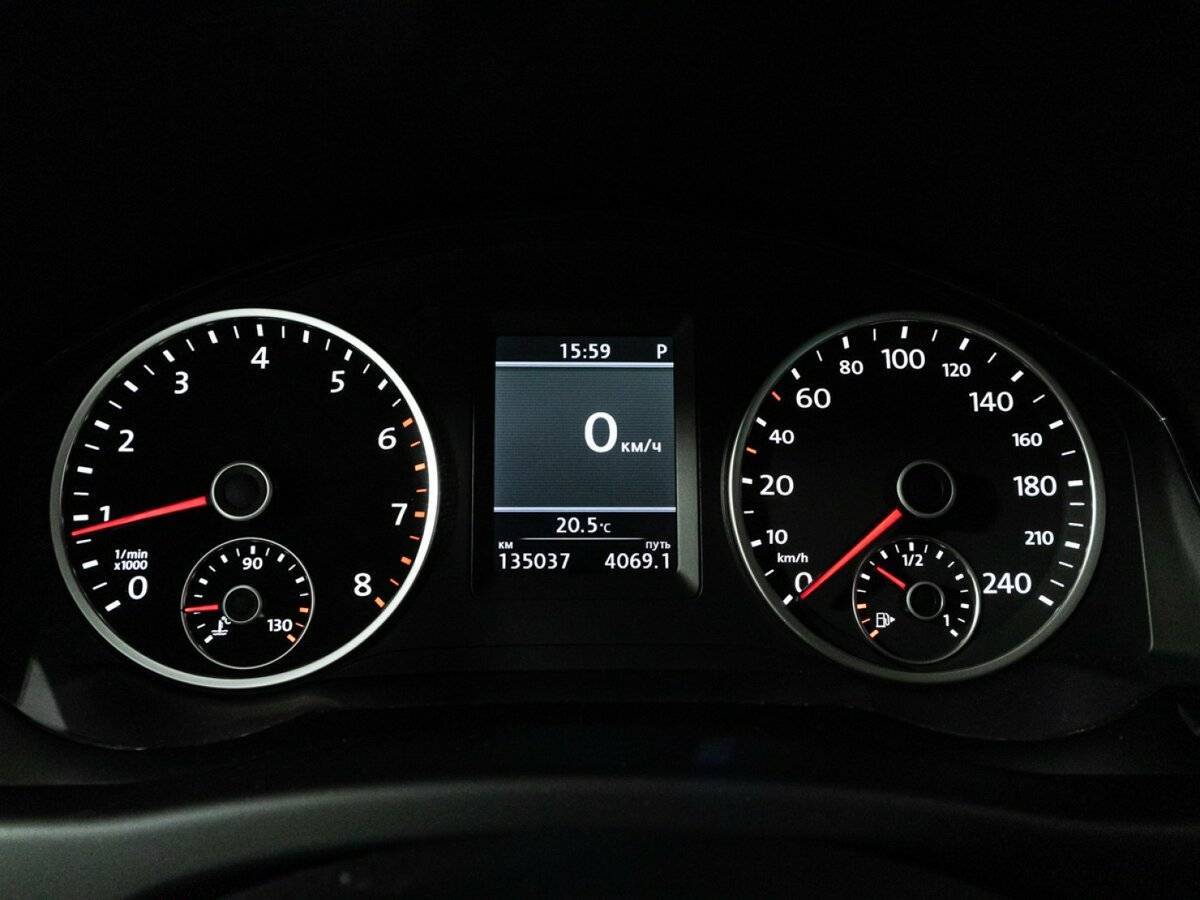 Volkswagen Tiguan с пробегом — 2012 год. Фото: #11