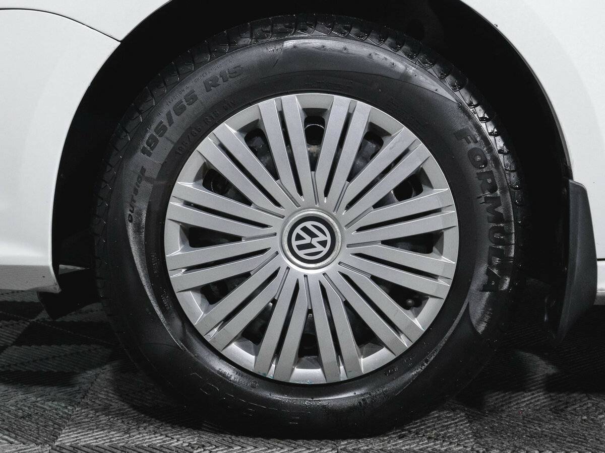 Volkswagen Jetta с пробегом — 2016 год. Фото: #13