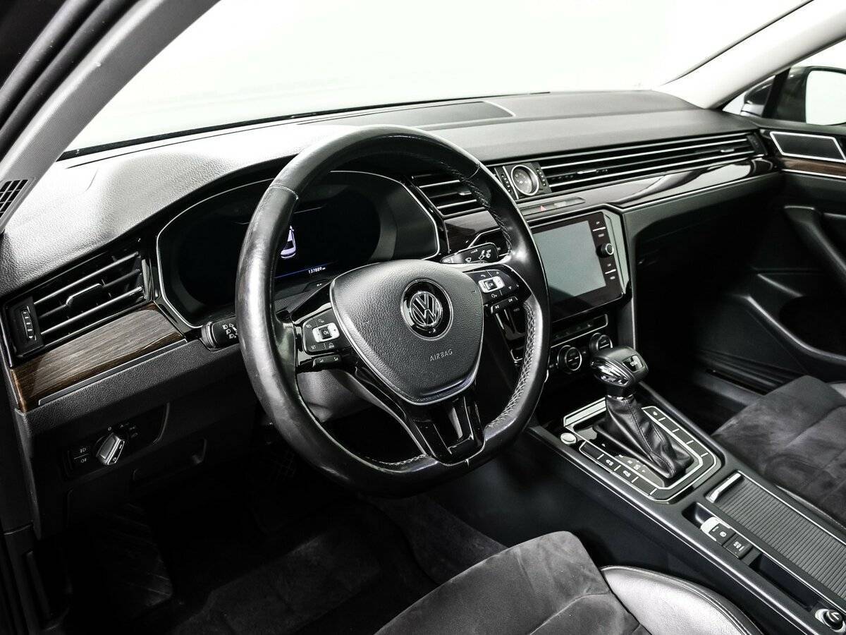 Volkswagen Passat с пробегом — 2017 год. Фото: #12