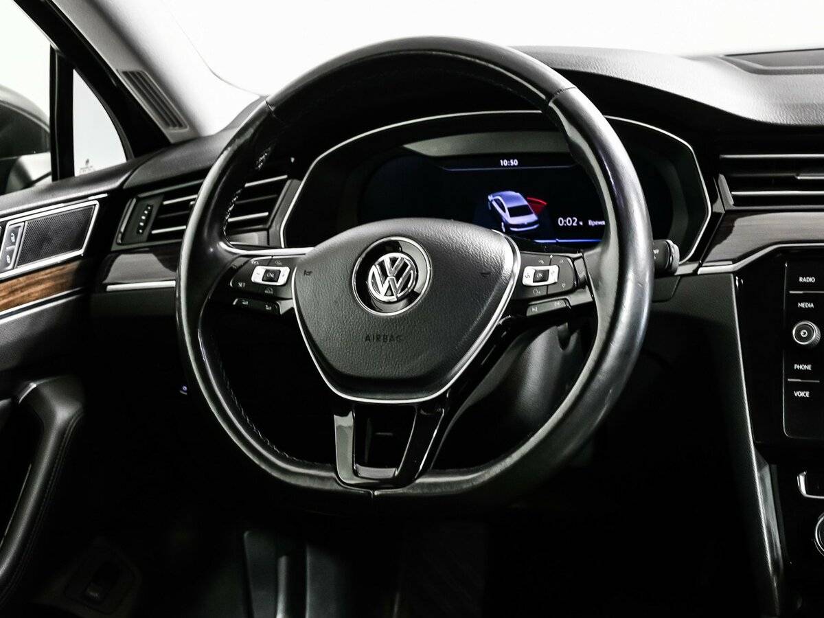 Volkswagen Passat с пробегом — 2017 год. Фото: #14