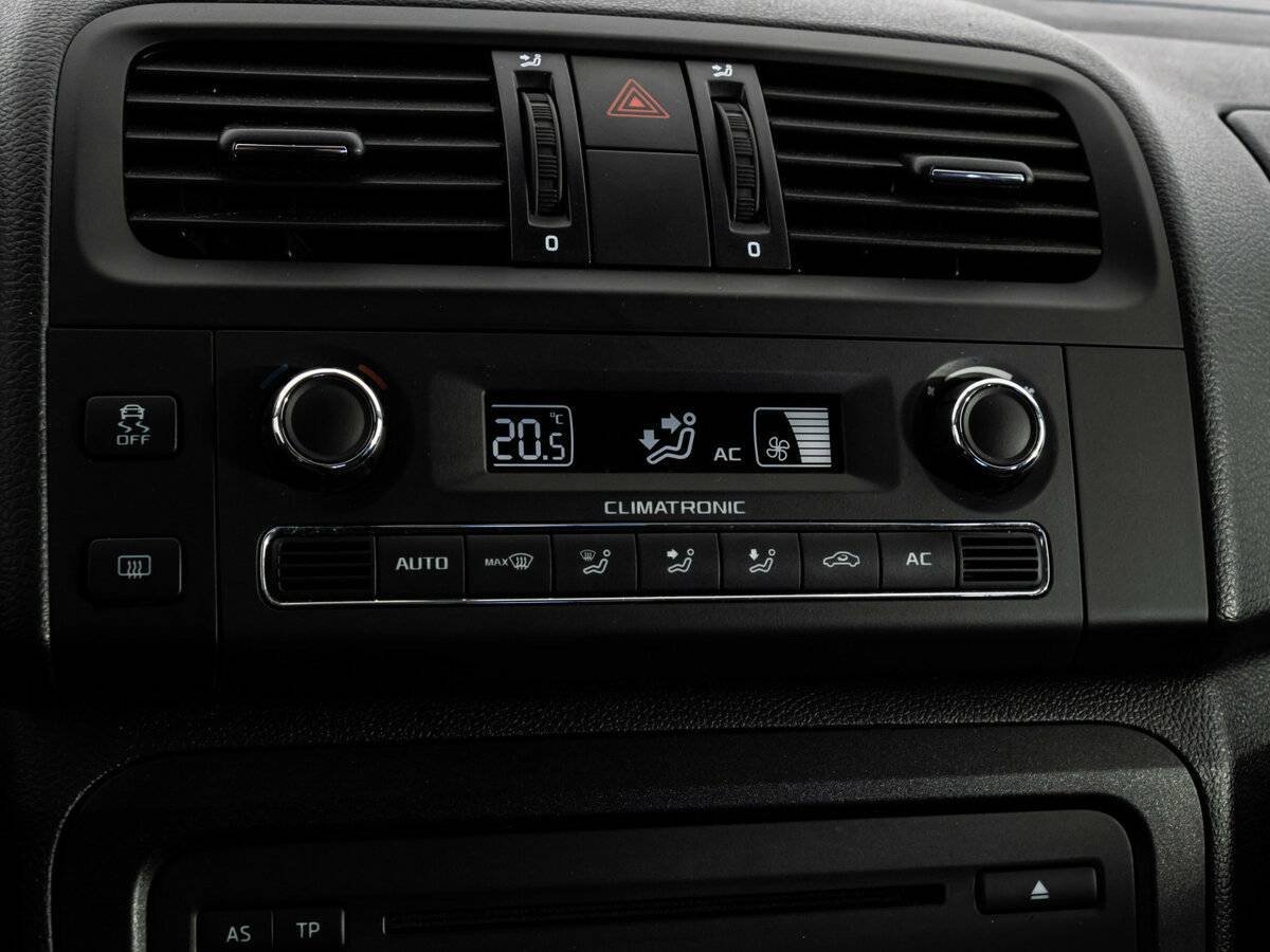 Skoda Fabia с пробегом — 2013 год. Фото: #13