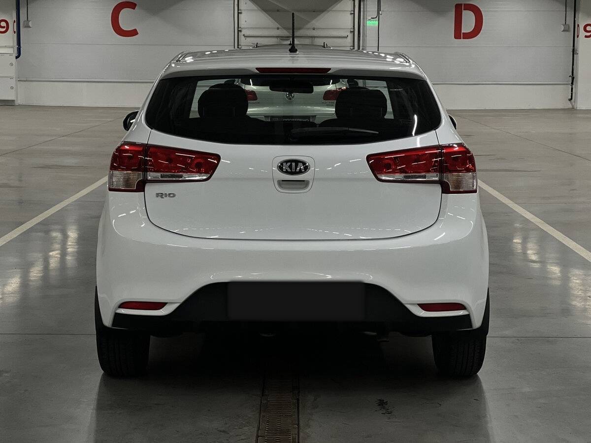 Kia Rio с пробегом — 2015 год. Фото: #5