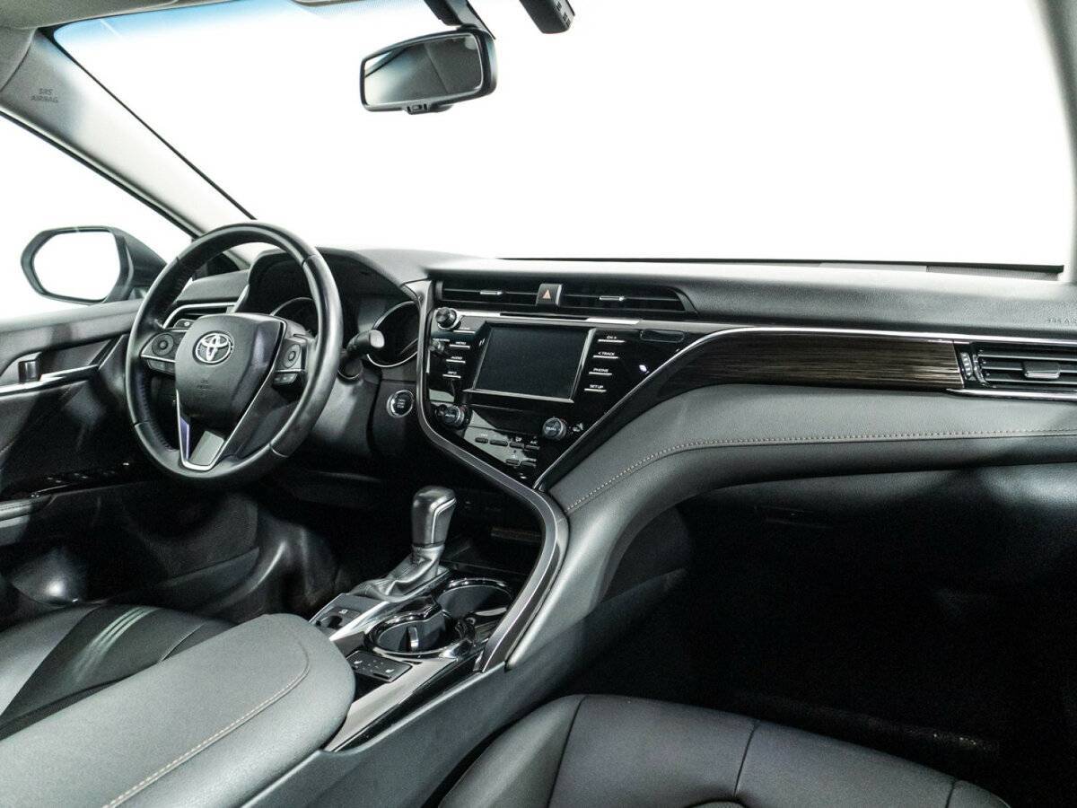 Toyota Camry с пробегом — 2020 год. Фото: #8