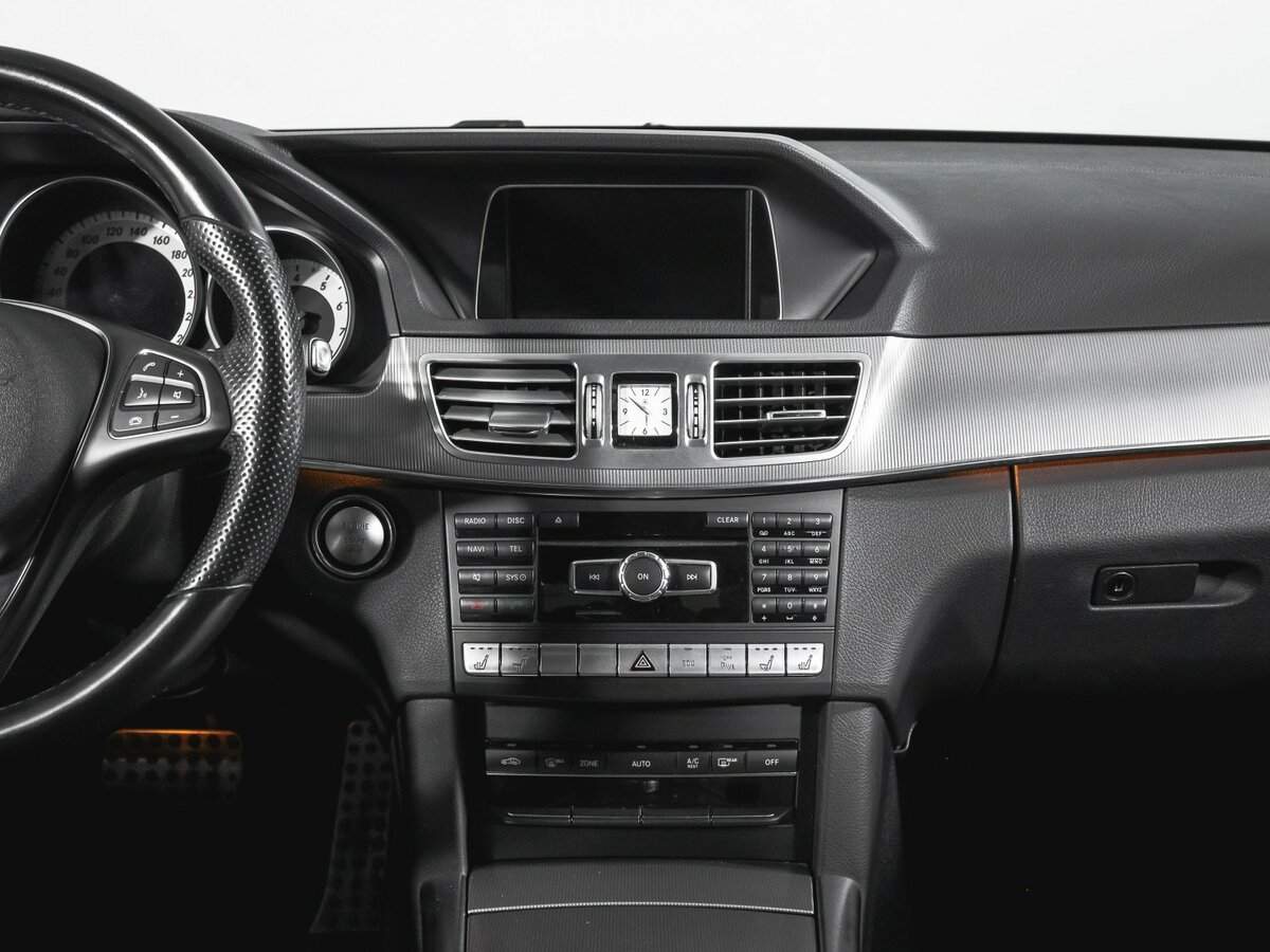 Mercedes-Benz E-Класс с пробегом — 2014 год. Фото: #12