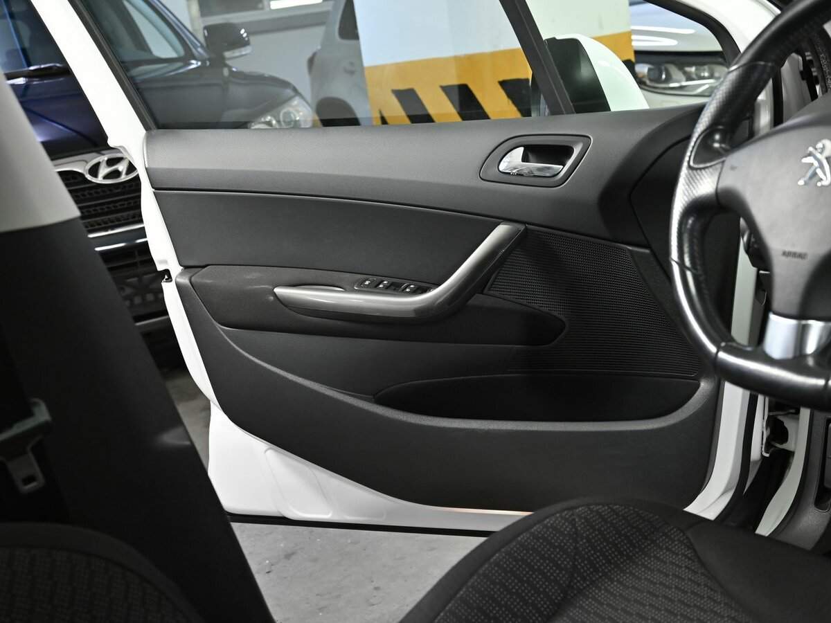 Peugeot 308 с пробегом — 2012 год. Фото: #5