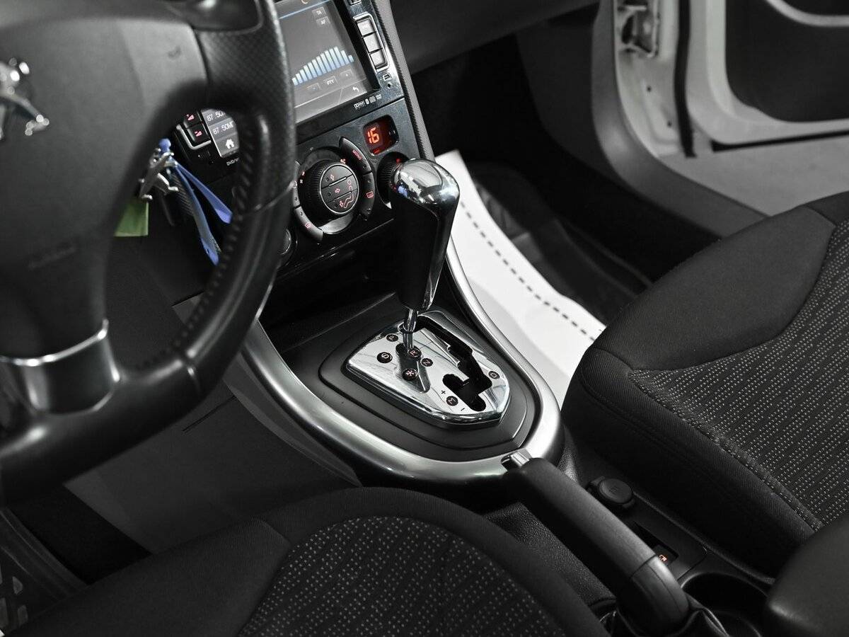 Peugeot 308 с пробегом — 2012 год. Фото: #10