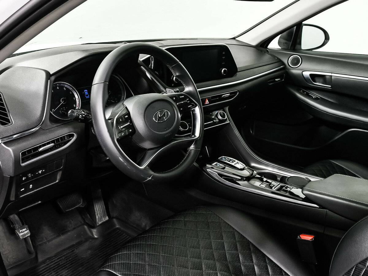 Hyundai Sonata с пробегом — 2020 год. Фото: #11
