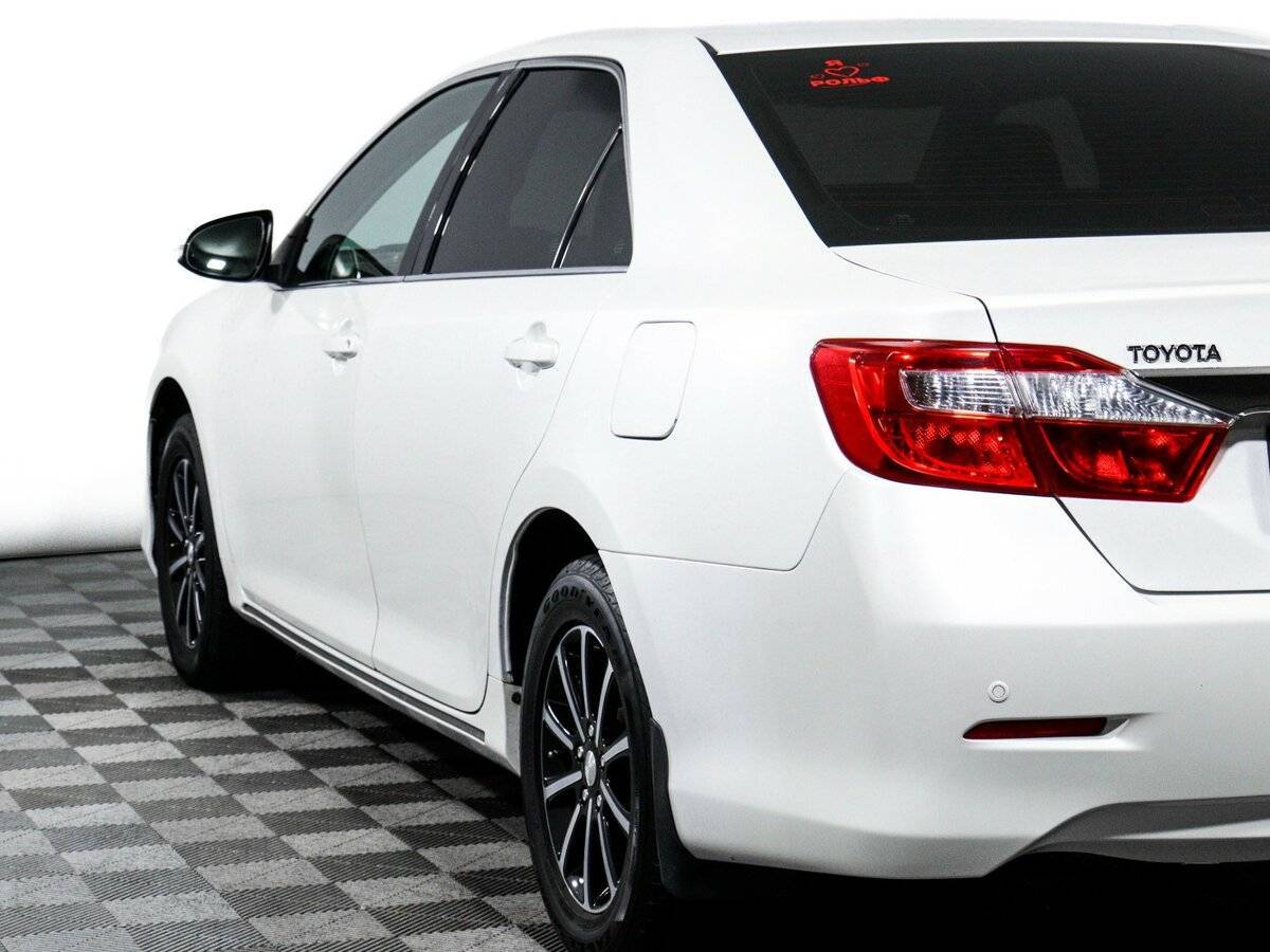 Toyota Camry с пробегом — 2013 год. Фото: #17