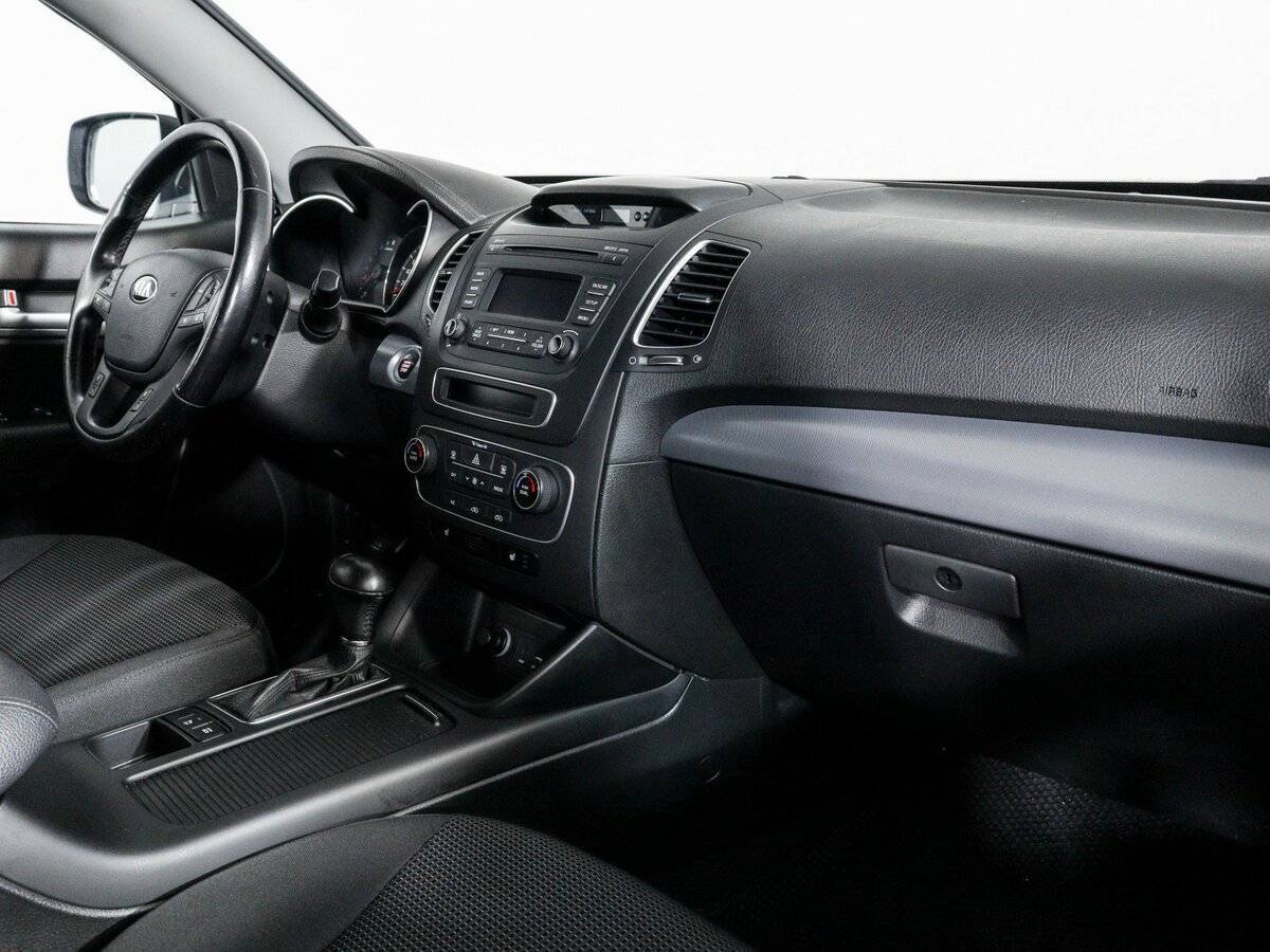 Kia Sorento с пробегом — 2015 год. Фото: #8