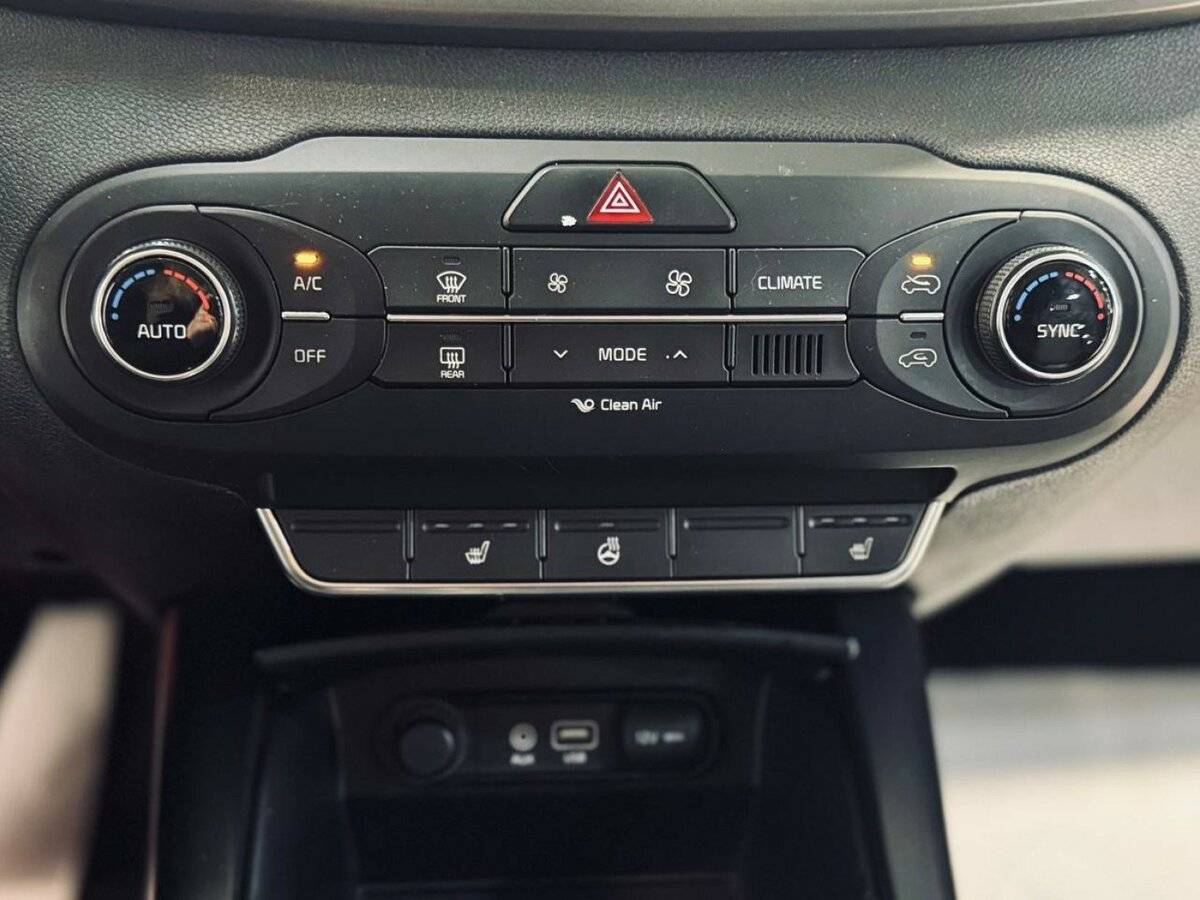 Kia Sorento с пробегом — 2015 год. Фото: #12