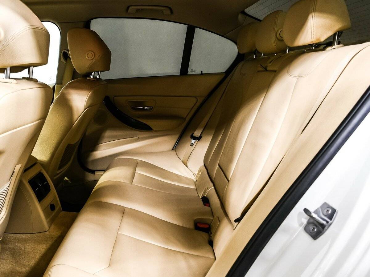 BMW 3 серии с пробегом — 2013 год. Фото: #11