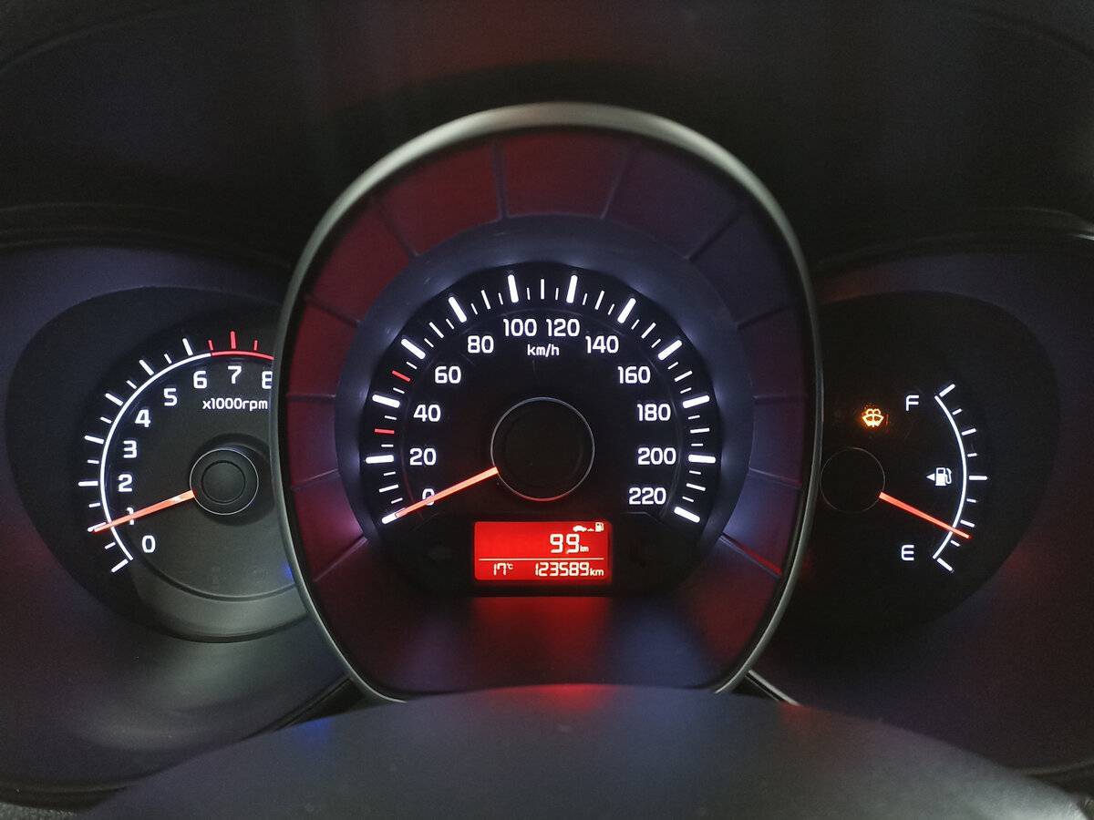 Kia Rio с пробегом — 2016 год. Фото: #11