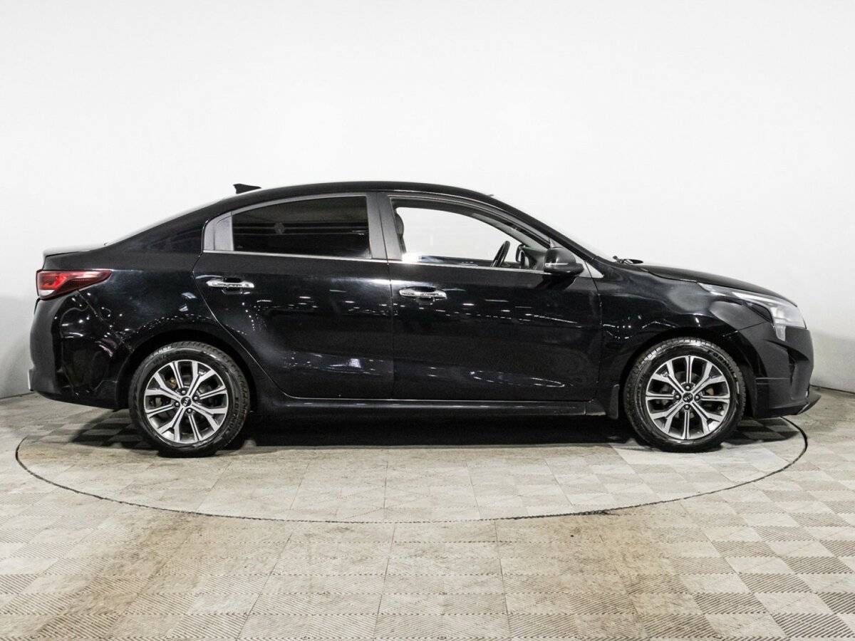 Kia Rio с пробегом — 2021 год. Фото: #3