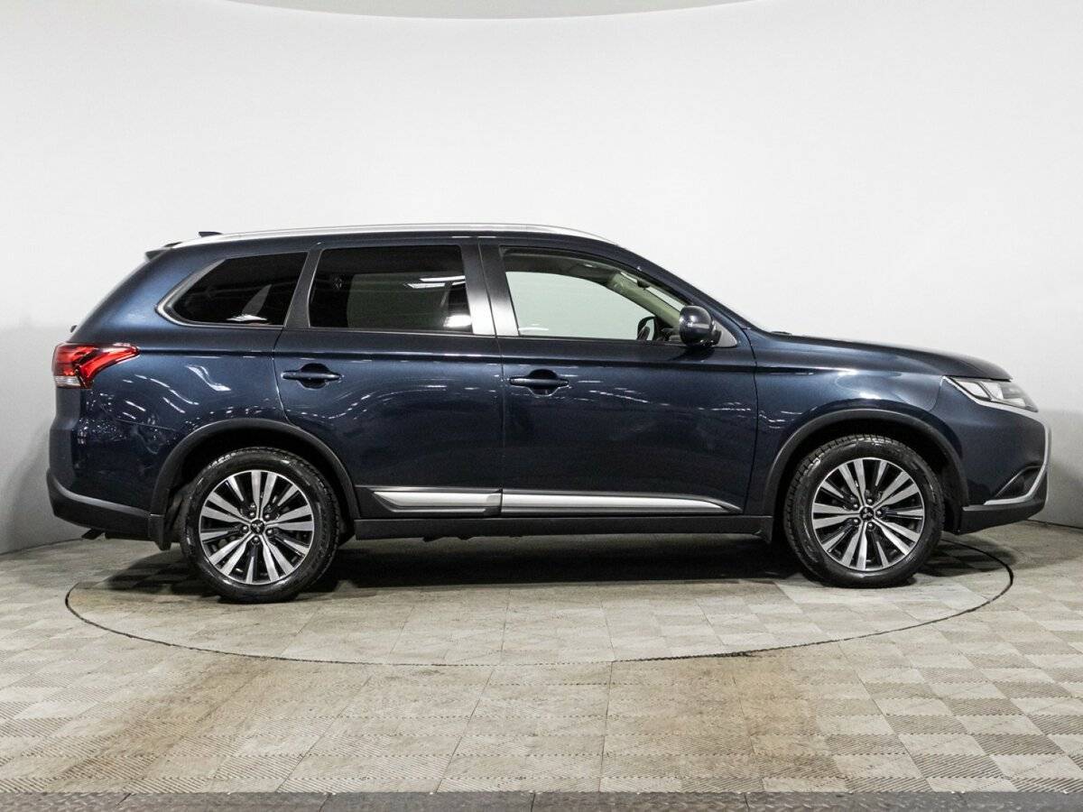 Mitsubishi Outlander с пробегом — 2018 год. Фото: #3