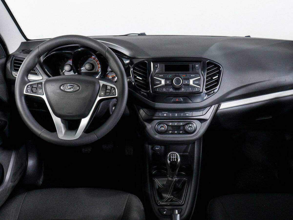 Lada (ВАЗ) Vesta с пробегом — 2018 год. Фото: #8