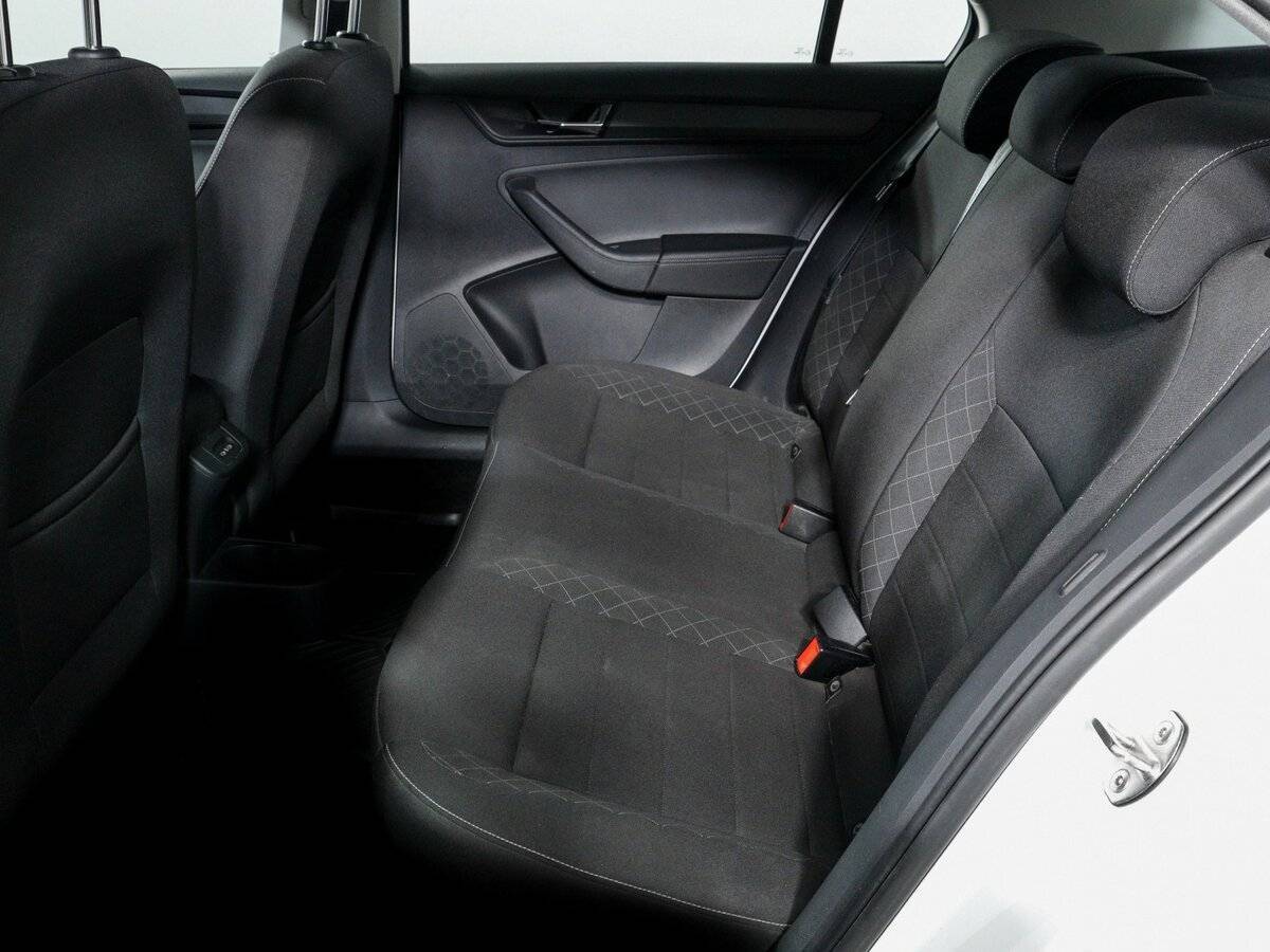 Skoda Rapid с пробегом — 2021 год. Фото: #9