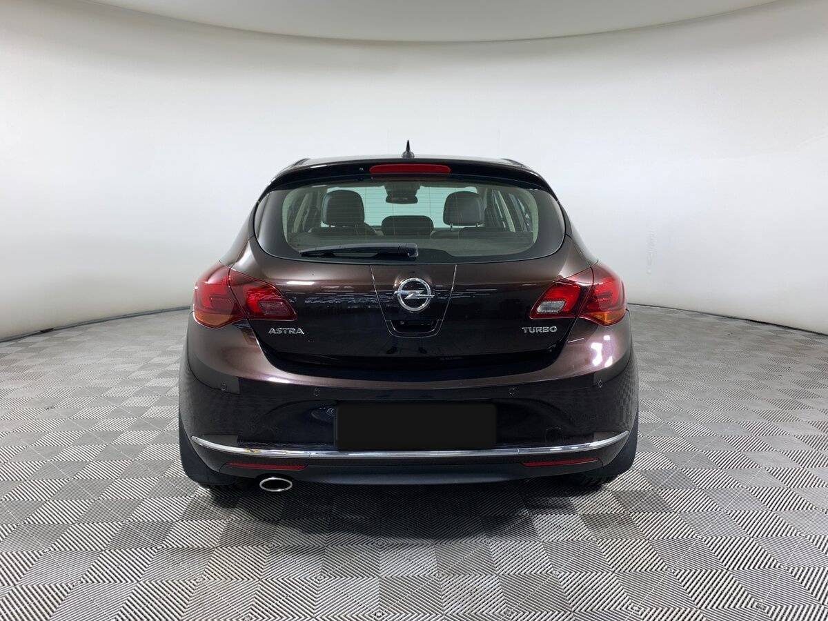 Opel Astra с пробегом — 2013 год. Фото: #4