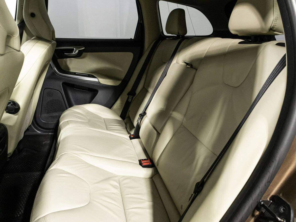 Volvo XC60 с пробегом — 2012 год. Фото: #9