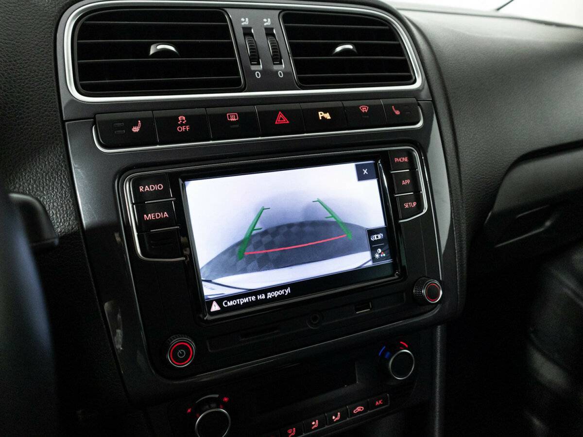 Volkswagen Polo с пробегом — 2018 год. Фото: #15