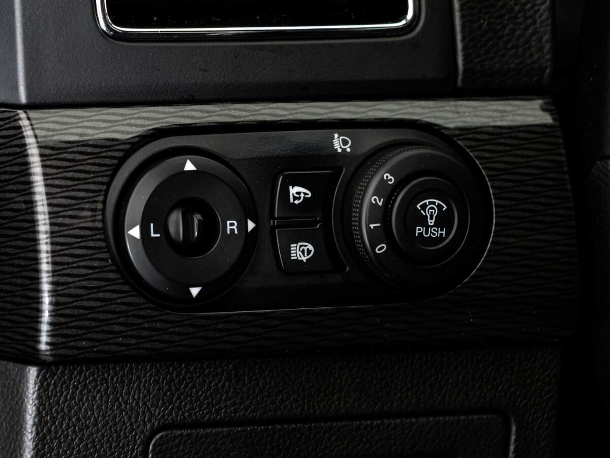 Chevrolet Captiva с пробегом — 2015 год. Фото: #13