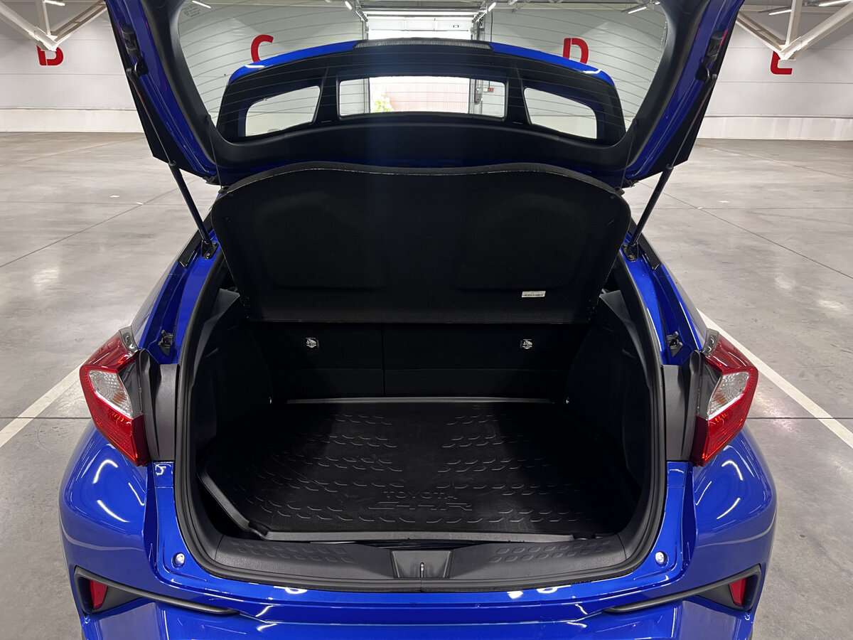 Toyota C-HR с пробегом — 2019 год. Фото: #9