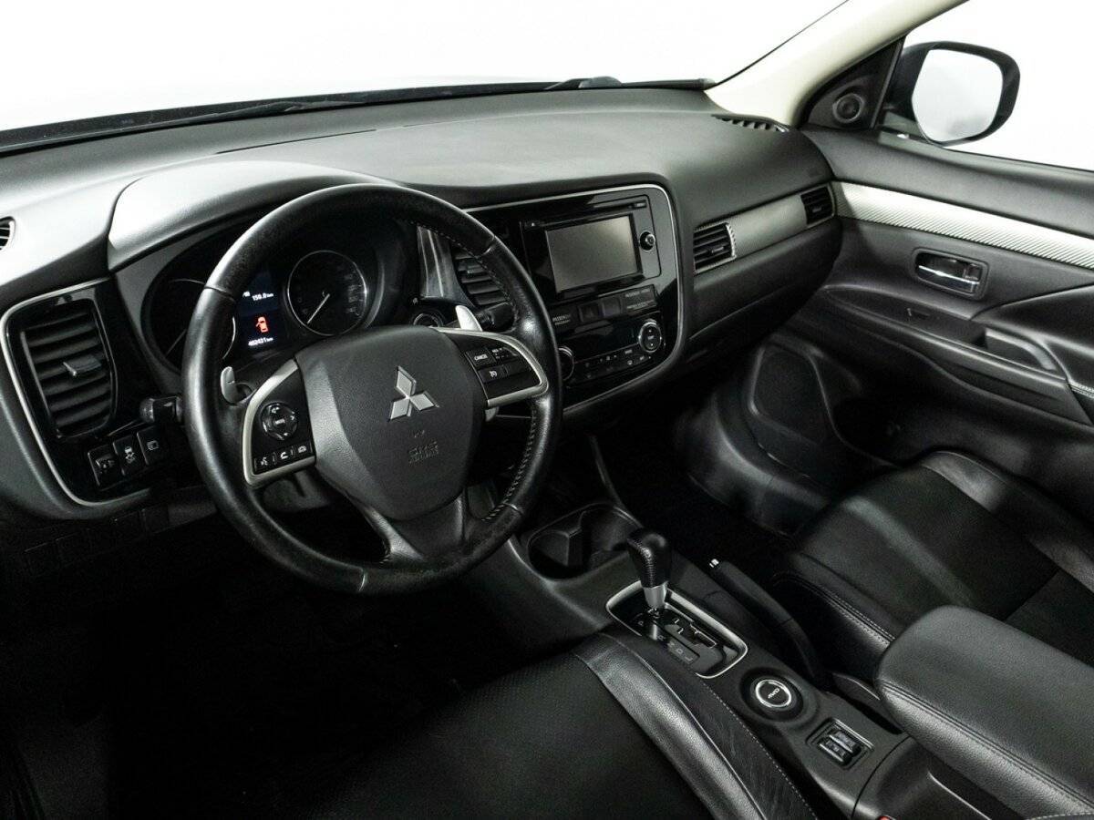 Mitsubishi Outlander с пробегом — 2013 год. Фото: #10