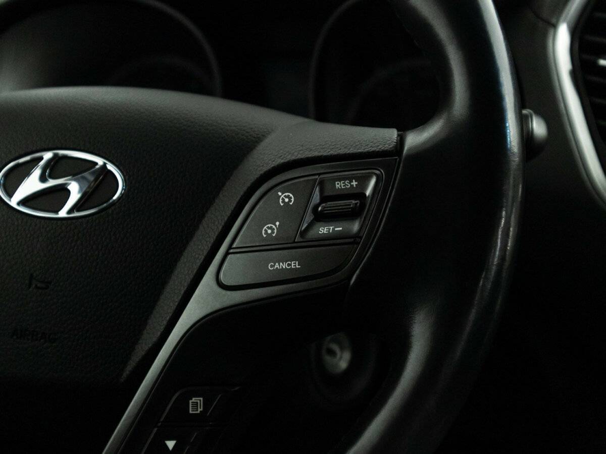 Hyundai Santa Fe с пробегом — 2017 год. Фото: #18