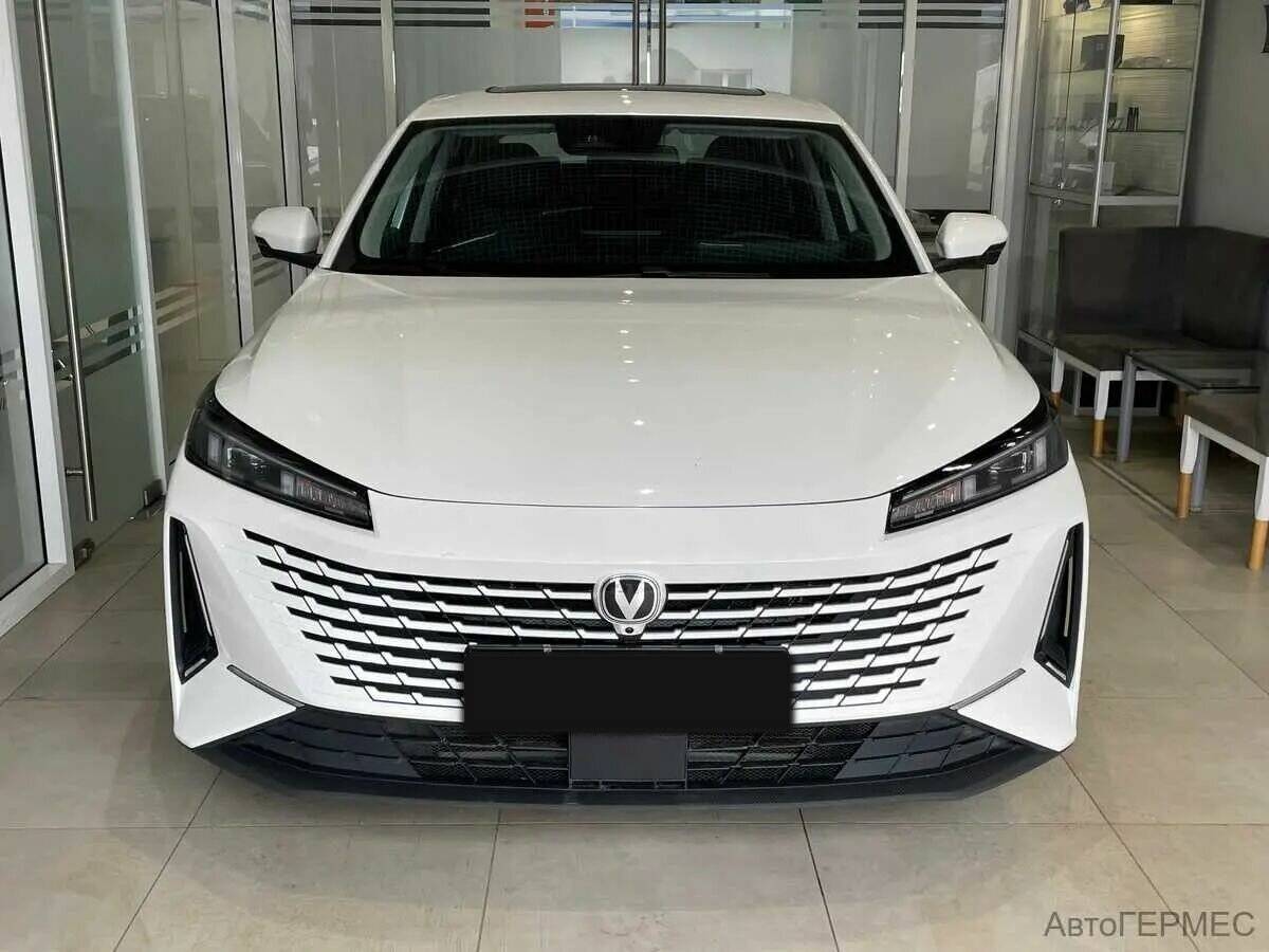 Changan Lamore с пробегом — 2024 год. Фото: #1