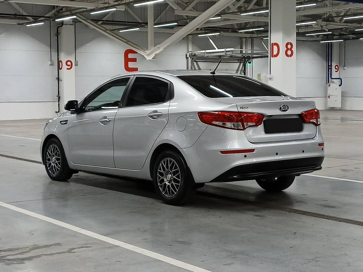 Kia Rio с пробегом — 2015 год. Фото: #6