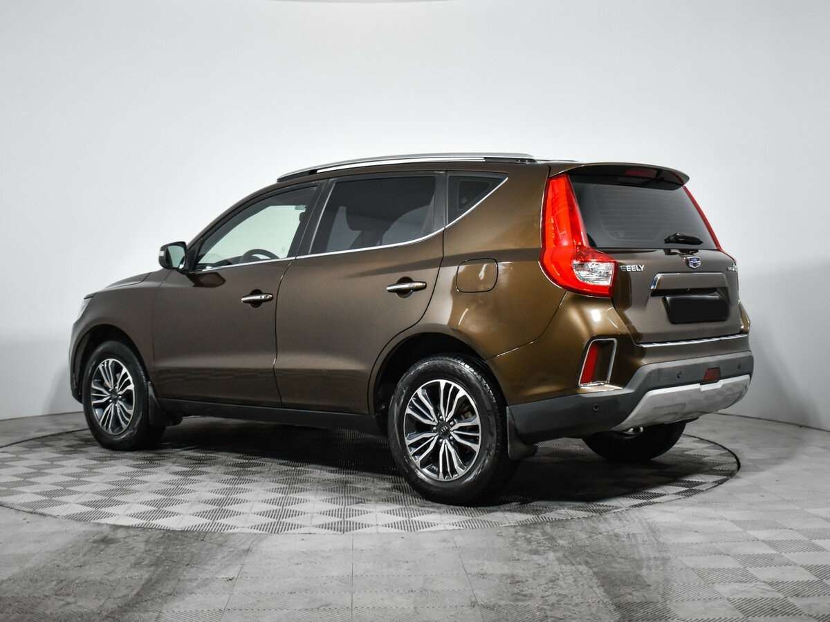 Geely Emgrand X7 с пробегом — 2021 год. Фото: #6